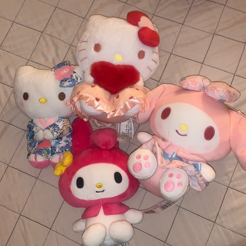 Hello Kitty plush bundle